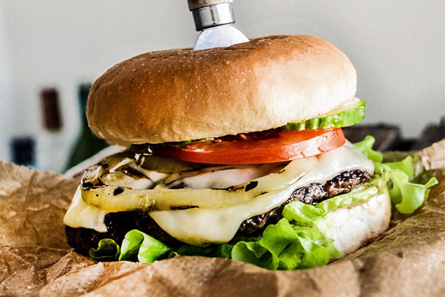 Smashed högrevsburgare med lagrad cheddarost