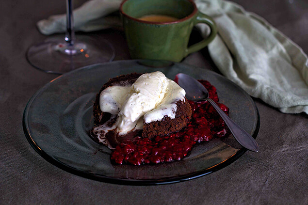 Chokladfondant med glass och sylt