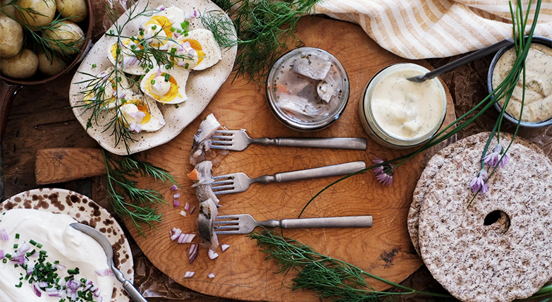 Påsklunch med sill och ägg