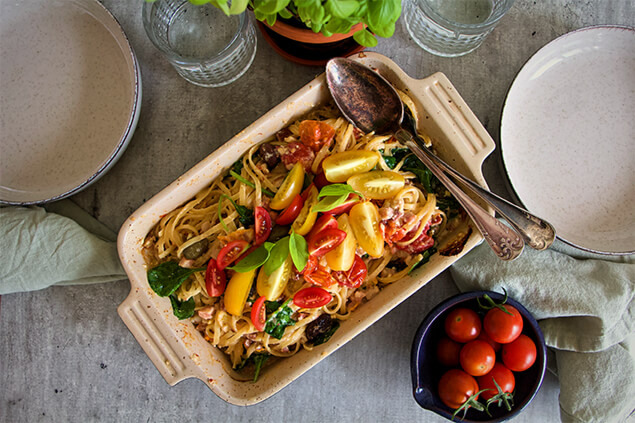 Fetaostpasta med bacon