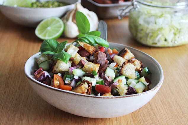 Panzanella: italiensk brödsallad