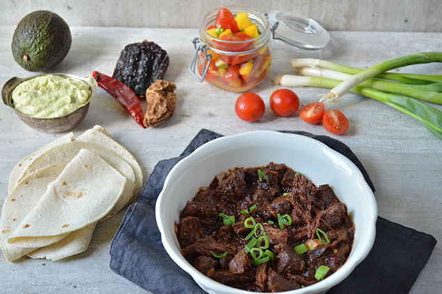 Pulled beef med mangosalsa och guacamole