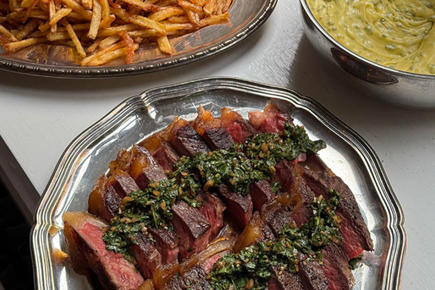Clubstek med chimichurri, pommes och jalapeñobea
