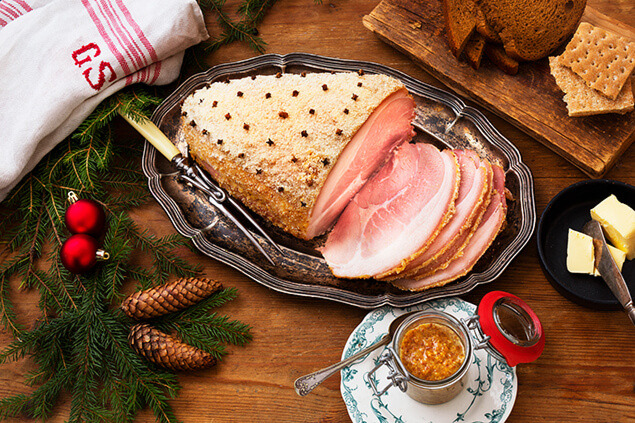 Tillagning och griljering av julskinka