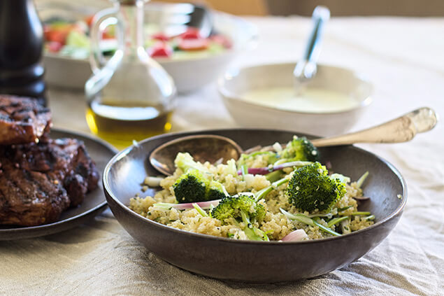 Quinoasallad med broccoli