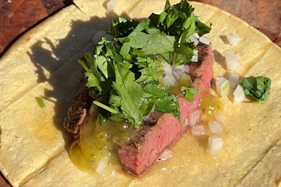 Carne Asada på flankstek med tomatillo-salsa