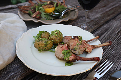 Lammracks med örtdressad potatis